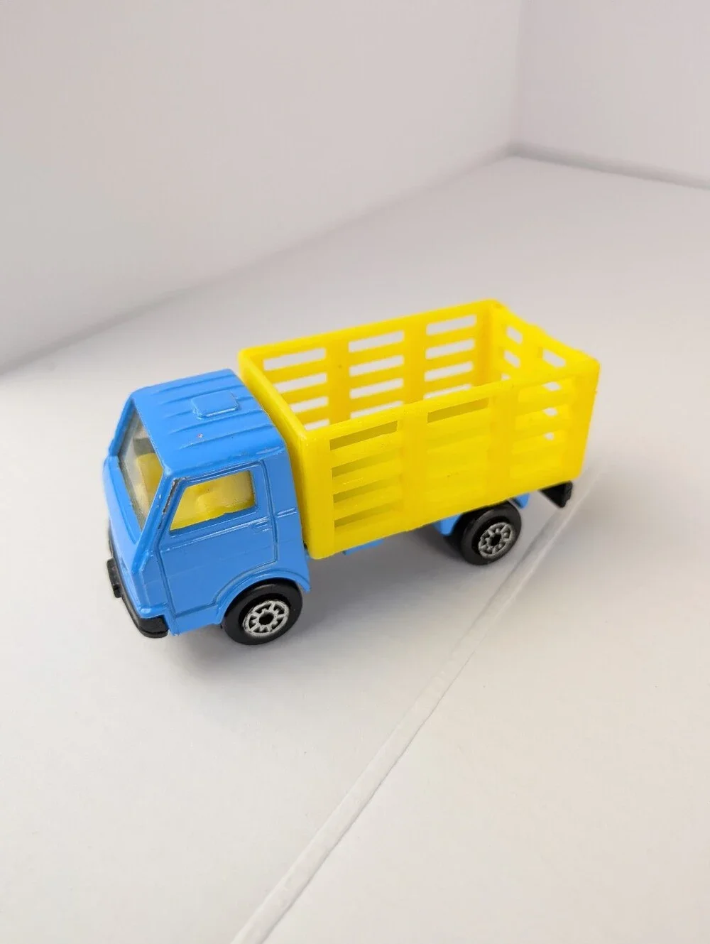 Maisto Set Of 9 Die-Cast Toy Vehicles See Description For Details